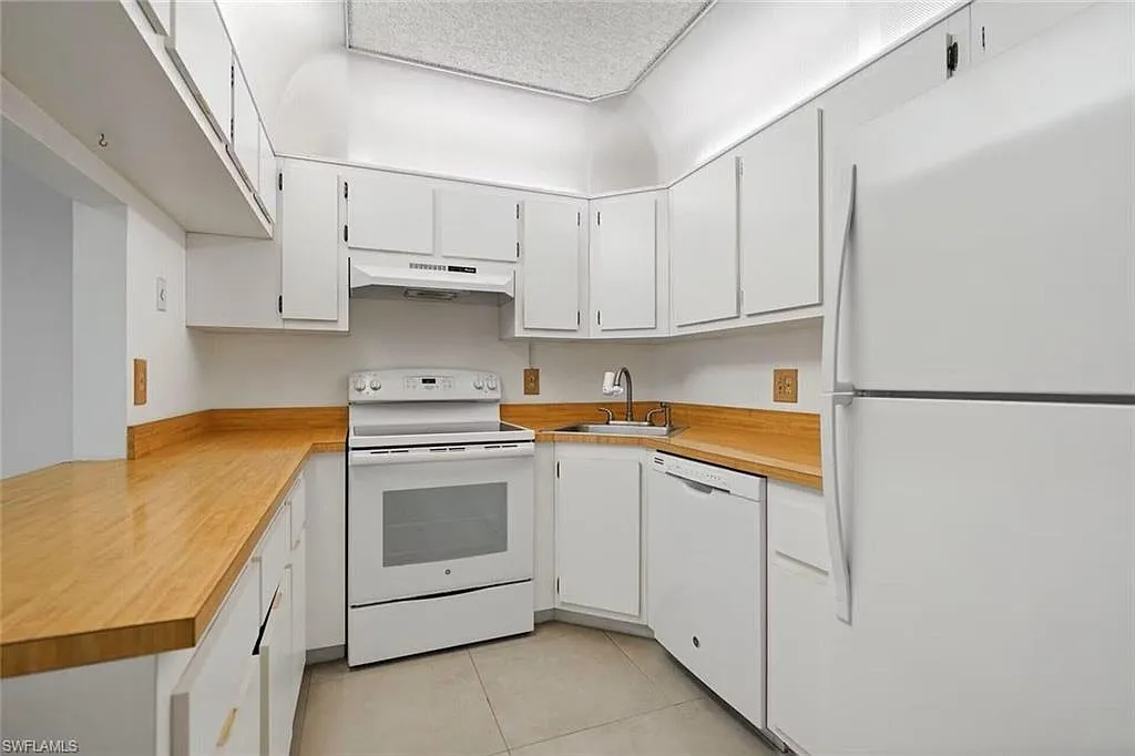 2 bed, 2.0 bath, 1111 sqft, $1,750 — Photo 4