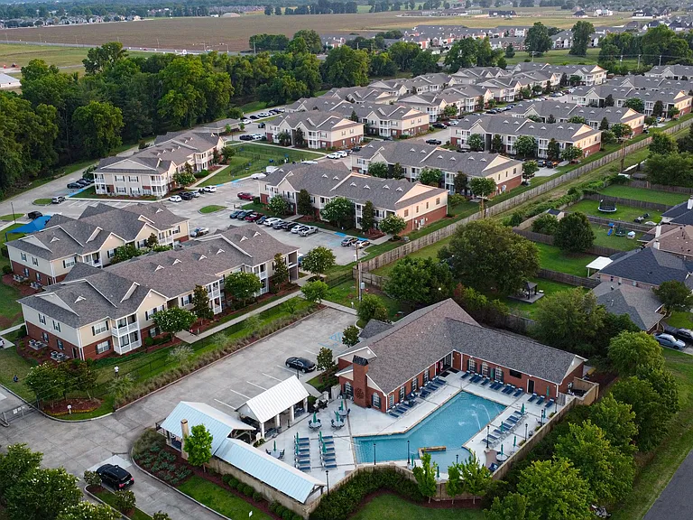 Landing at Willow Bayou Apartment Homes — Photo 27