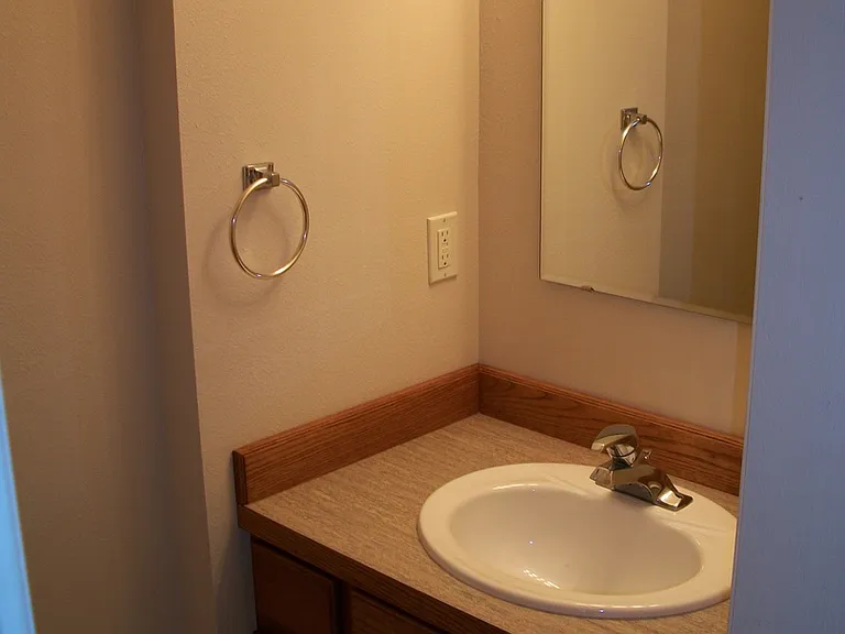 1304 W Babcock St #D — Photo 5