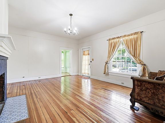4th image of 515 W WOODLAWN AVE