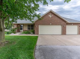3992 W Beechwood St, Springfield, MO 65807