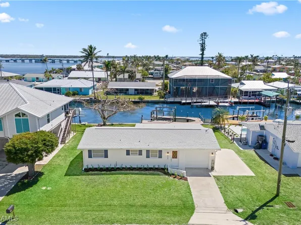 2655 Clyde St, Matlacha, FL 33993