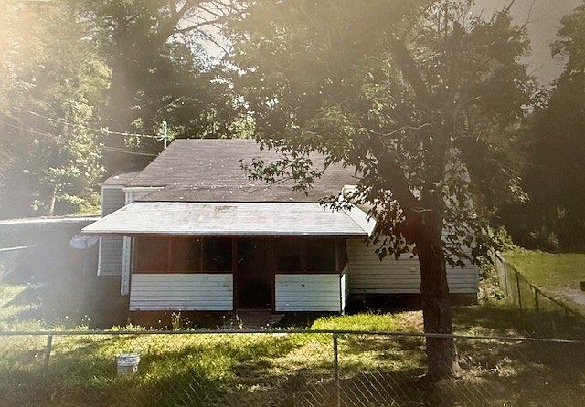 1st image of 3475 McKenzie Dr