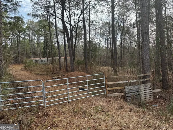 136 Tucker Cir, Lagrange, GA 30240
