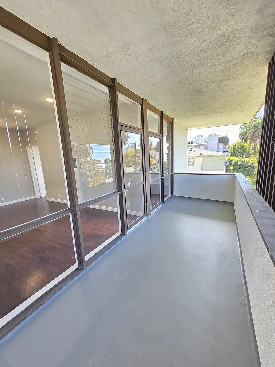 Building Photo - 400 Occidental