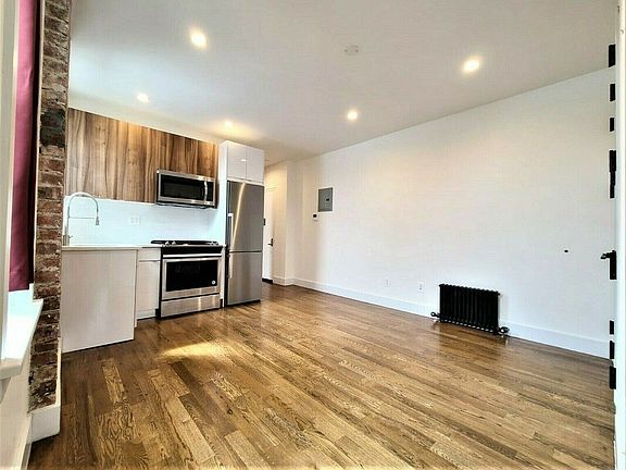 3rd image of 249 Midwood St #10