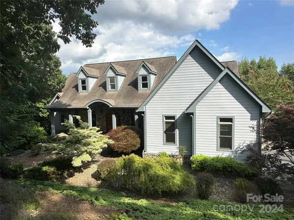 214 Crestview Dr, Black Mountain, NC 28711
