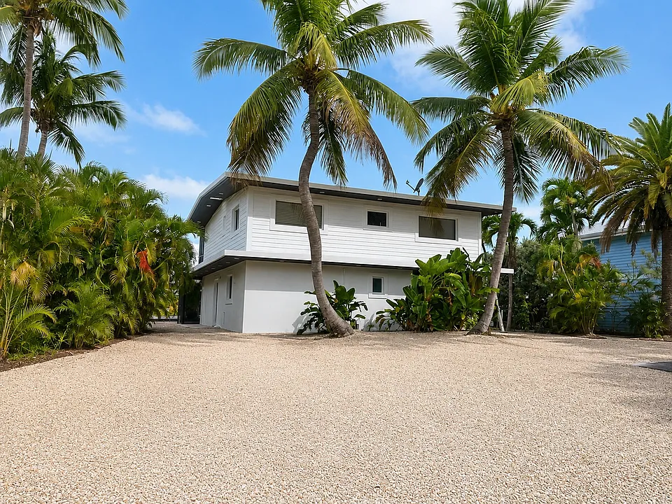 1021 Adams Dr