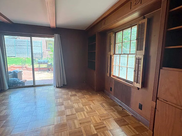 2421 S Boston Ave — Photo 4