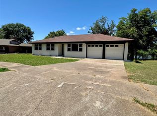 536 Lakeshore Dr, Ennis, TX 75119