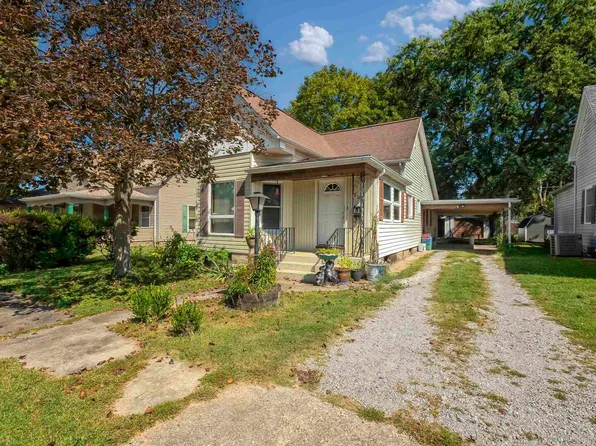 208 N 12th St, Herrin, IL 62948