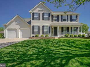 8 Melville Dr, Medford, NJ 08055