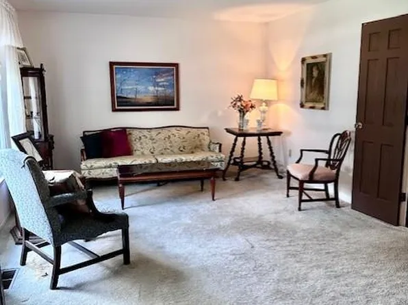 14327 Millchester Cir, Chesterfield, MO 63017
