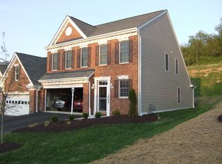 1422 Willowbrook Dr, Washington, PA
