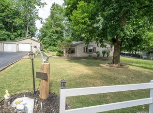 31 Ems R2b Ln, Pierceton, IN 46562