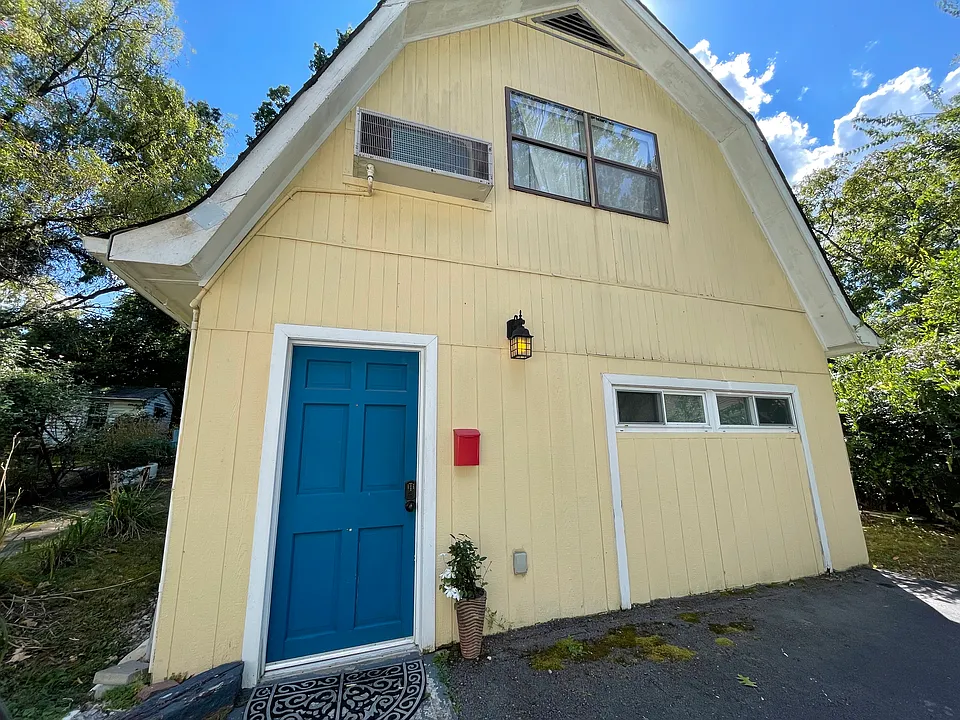 1229 Currey Rd