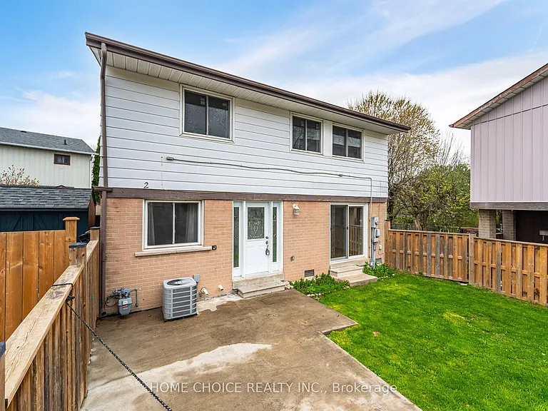 2 Hunt Club Dr — Photo 2