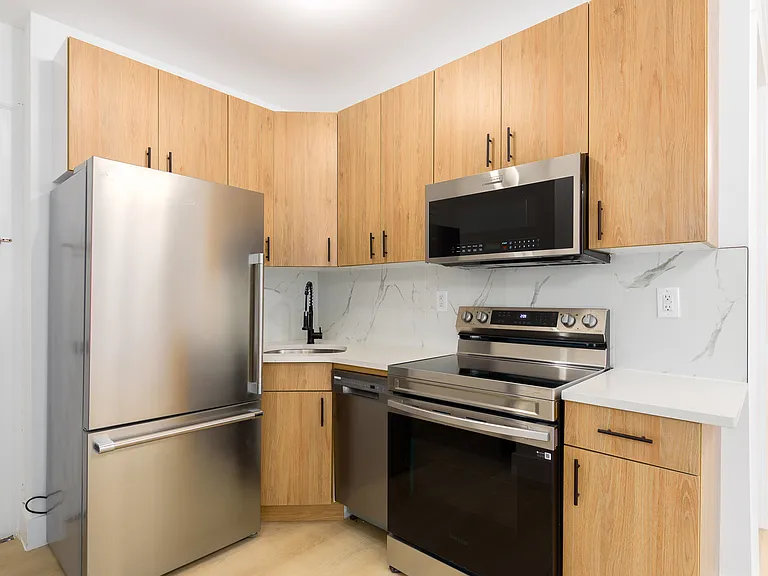 161 W 54th St #602A — Photo 3