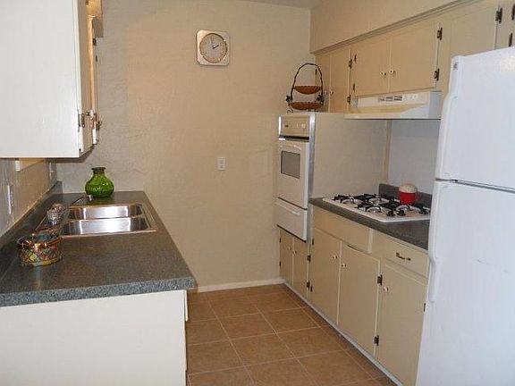 3rd image of 8823 Palisade Dr