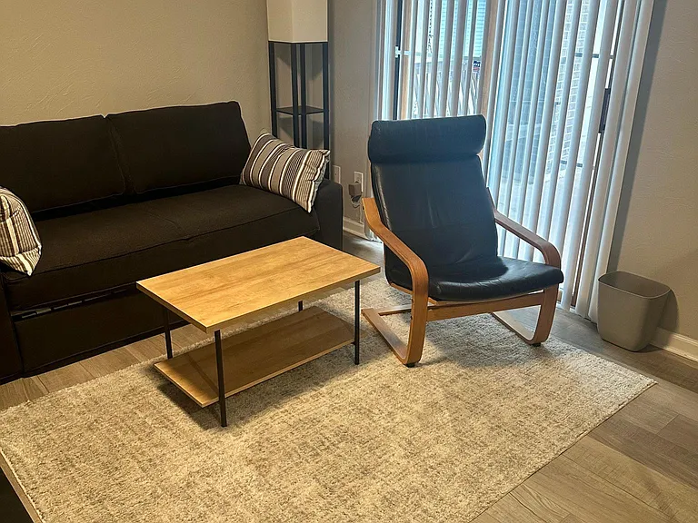 1085 Broadway St #6 — Photo 6