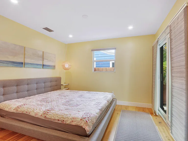 721 N Lakeside Dr — Photo 23