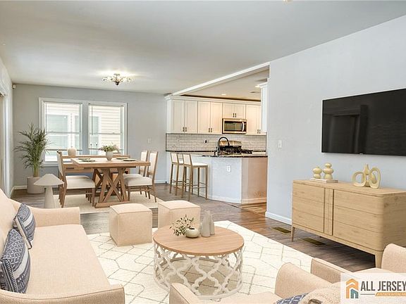 2nd image of 25 Haag St