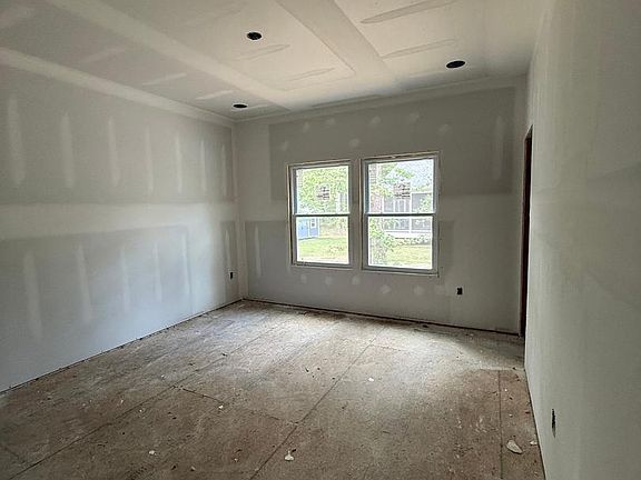 4th image of 352 N Glebe Rd