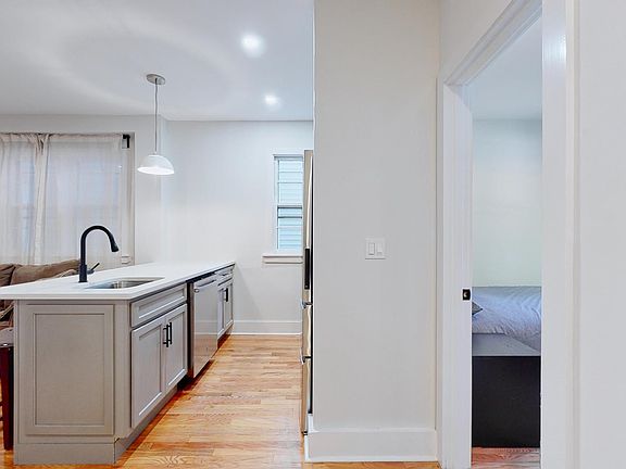 5th image of 88 Edwards St #1