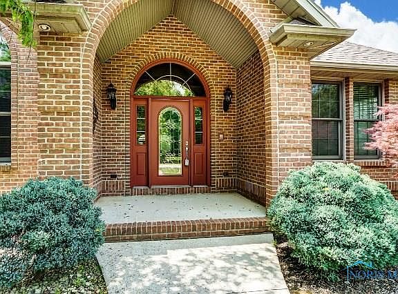 2nd image of 400 Deer Valley Ln