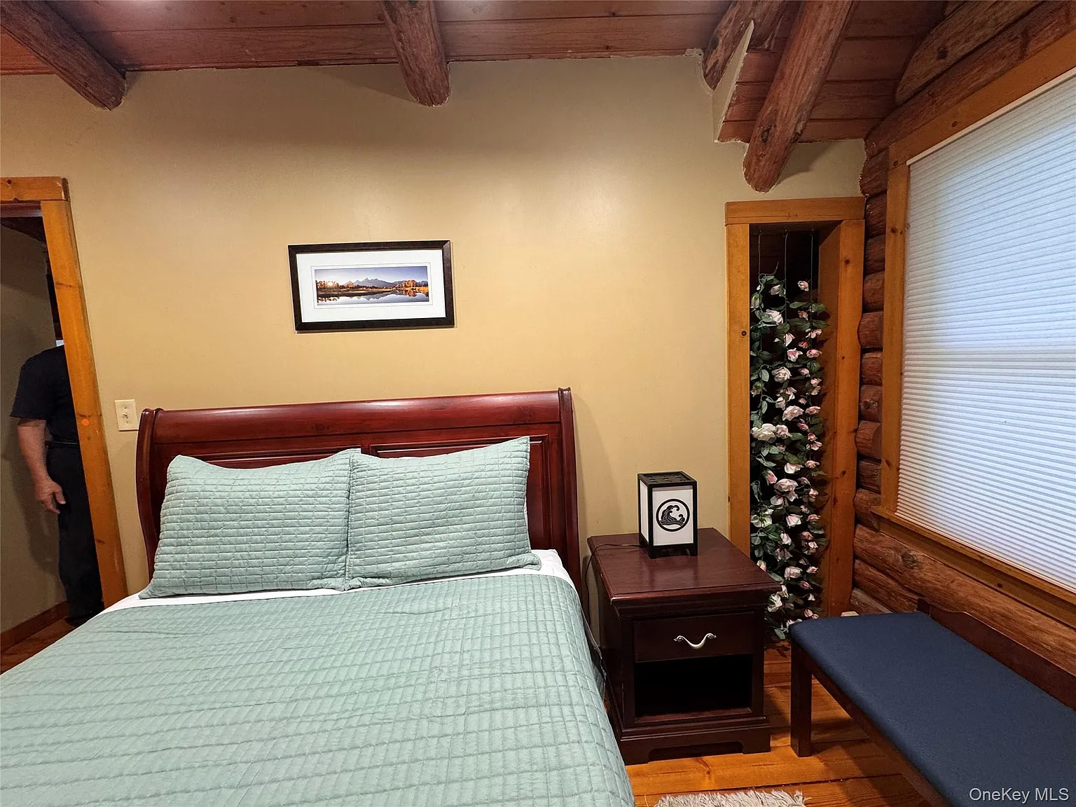 3 bed, 2.0 bath, 2000 sqft, $2,700 — Photo 3