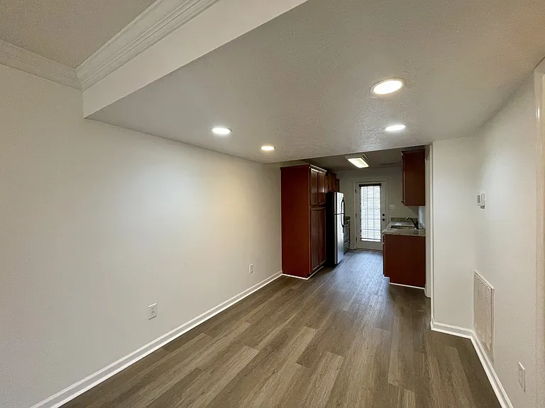 111 Old Tavern Cir #1 — Photo 4