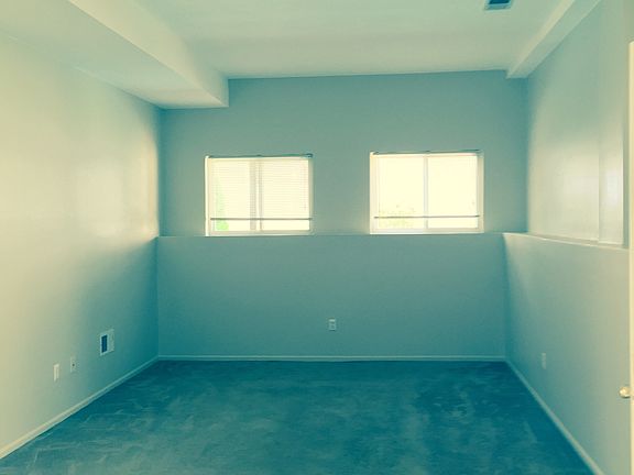 3rd image of 25 Bayview Ln