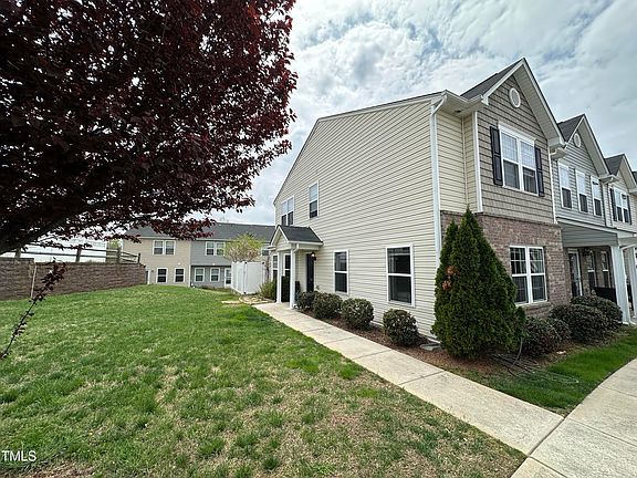 2nd image of 1136 Rose Petal Way