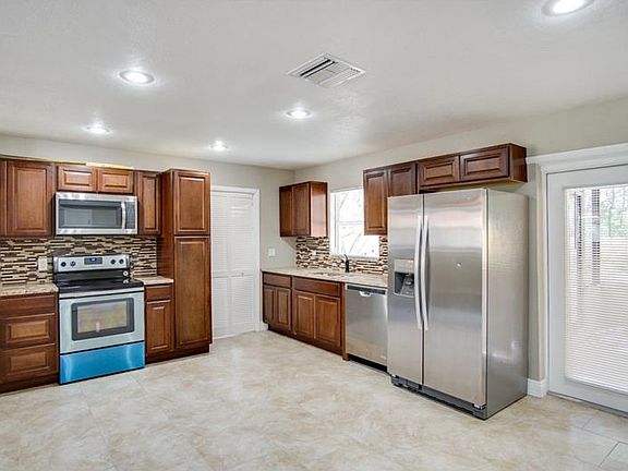 2nd image of 3228 Wallington Dr