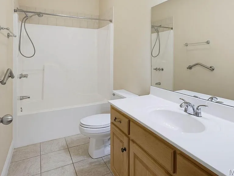 1835 Evondale Dr — Photo 6