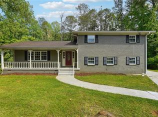 1302 Mannbrook Dr, Stone Mountain, GA 30083