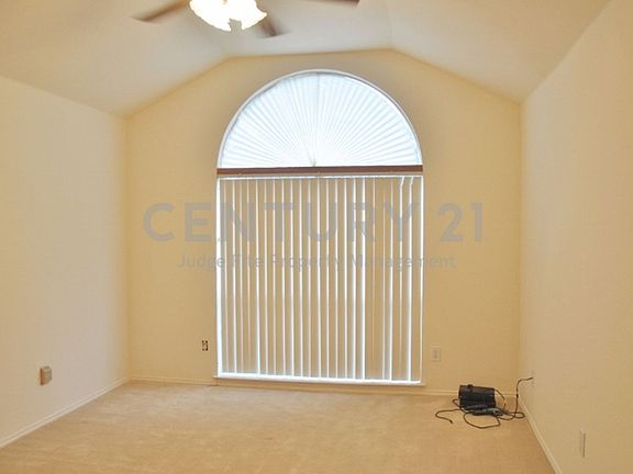4th image of 2305 Brookview Dr