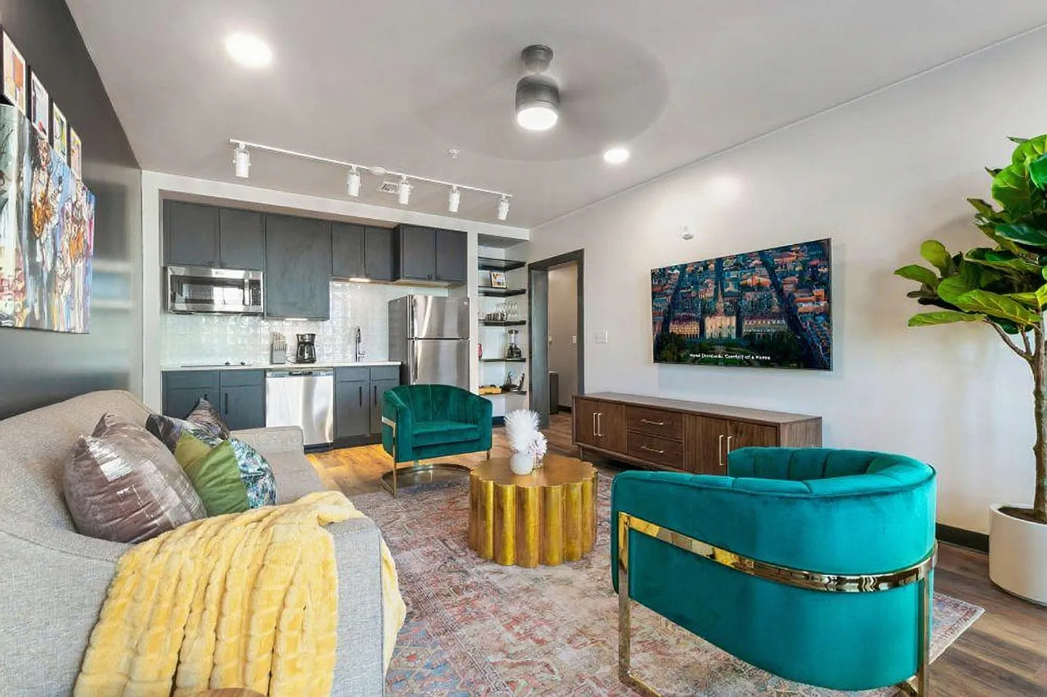 2 bed, 1.0 bath, 904 sqft, $7,319 — Photo 1