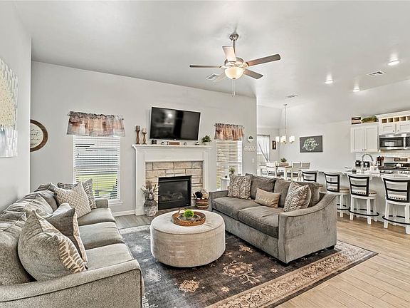 5th image of 4405 Idyl Breeze Dr