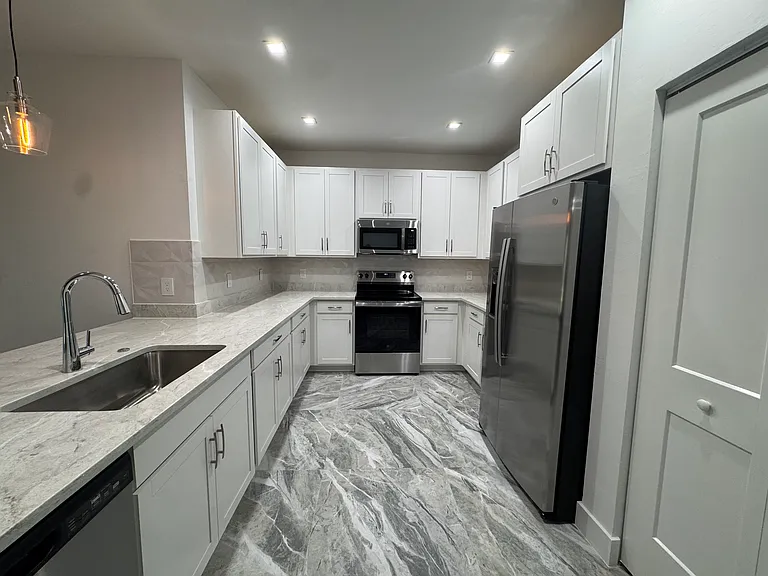 kitchen/pantry