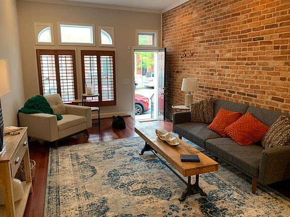 Living room (staged)