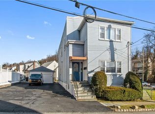 157 Amackassin Ter, Yonkers, NY 10703