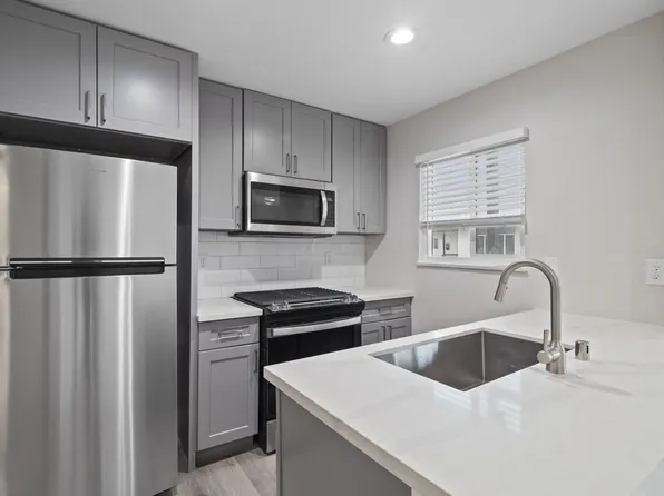 Charle Square Apartments, 2013 Charle St, Costa Mesa, CA 92627