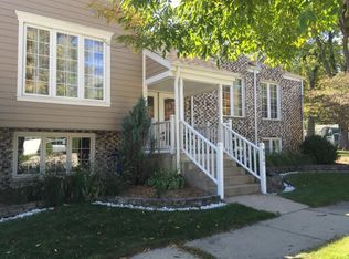 9301 S 84th Ave, Hickory Hills, IL