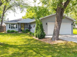 2946 Shadow Ln, Oshkosh, WI 54901