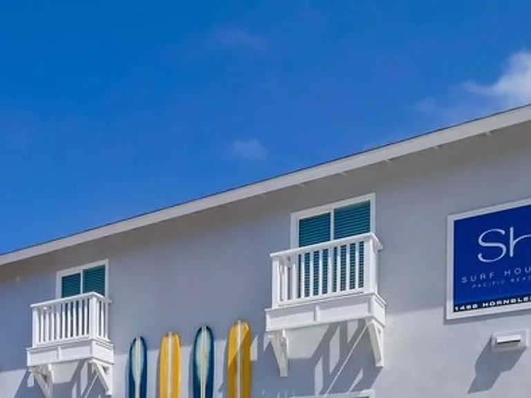 Welcome Surf House Villas E, a newly renovated luxury apartment community in the heart of Pacific... — Photo 20