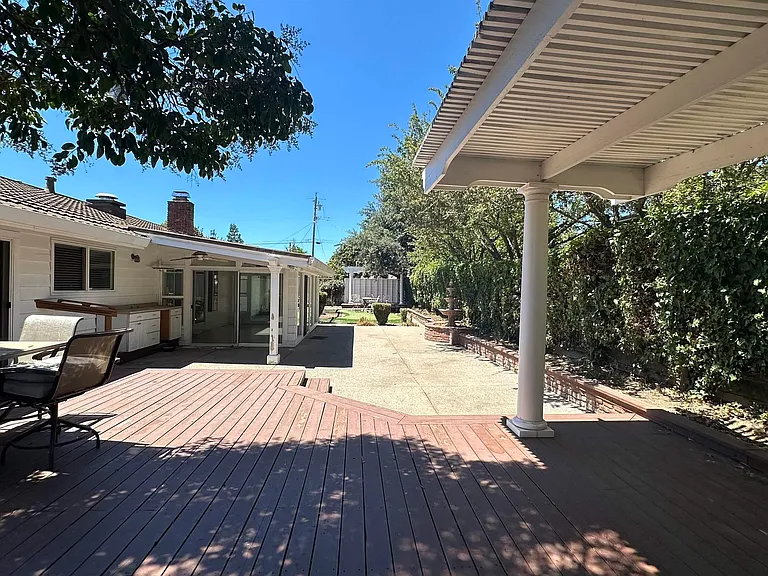 101 Shady Ln — Photo 24