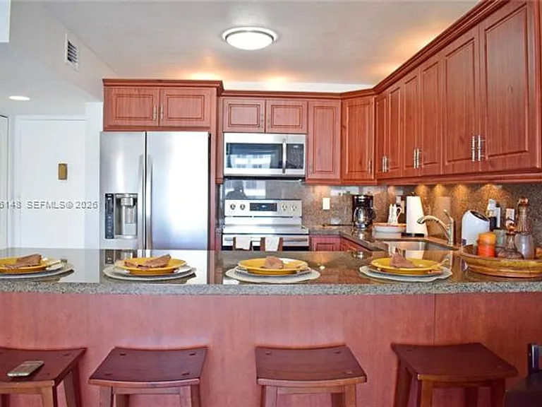 401 Ocean Dr #924 — Photo 8