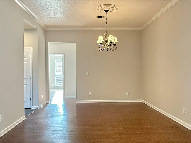 9505 Greythorne Ct — Photo 5