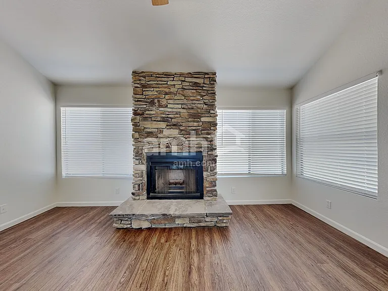 11106 E Becker Ln — Photo 7